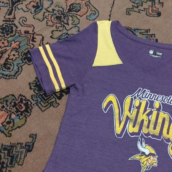 NFL Minnesota Vikings Women's Short Sleeve Purple T Shirt Team Apparel Size L - Picture 4 of 6